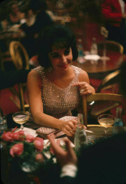 Elizabeth Taylor at Met Opening Wall Art