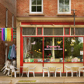 City - Village of Rhinebeck, NY - Pete's Famous Restaurant