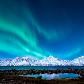 November night by Tor-Ivar Naess